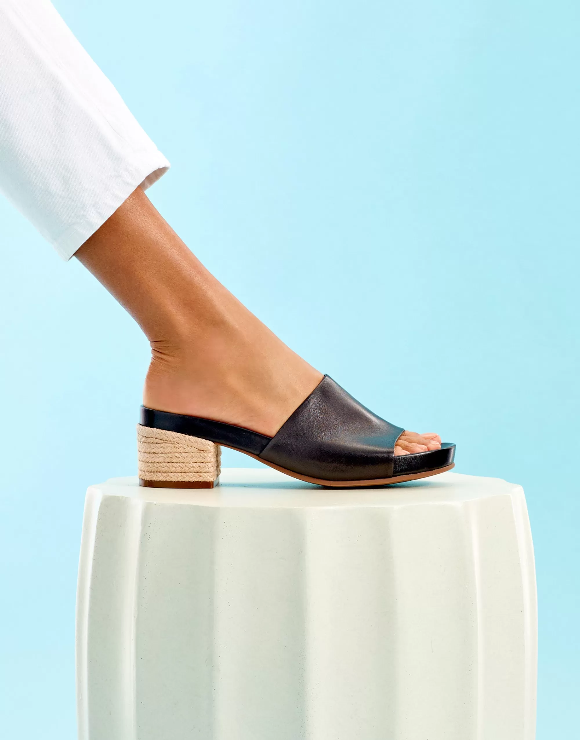 Aerosoles Slides*Comfortable Women's Molded Footbed Low Block Heel Slide in Black Leather