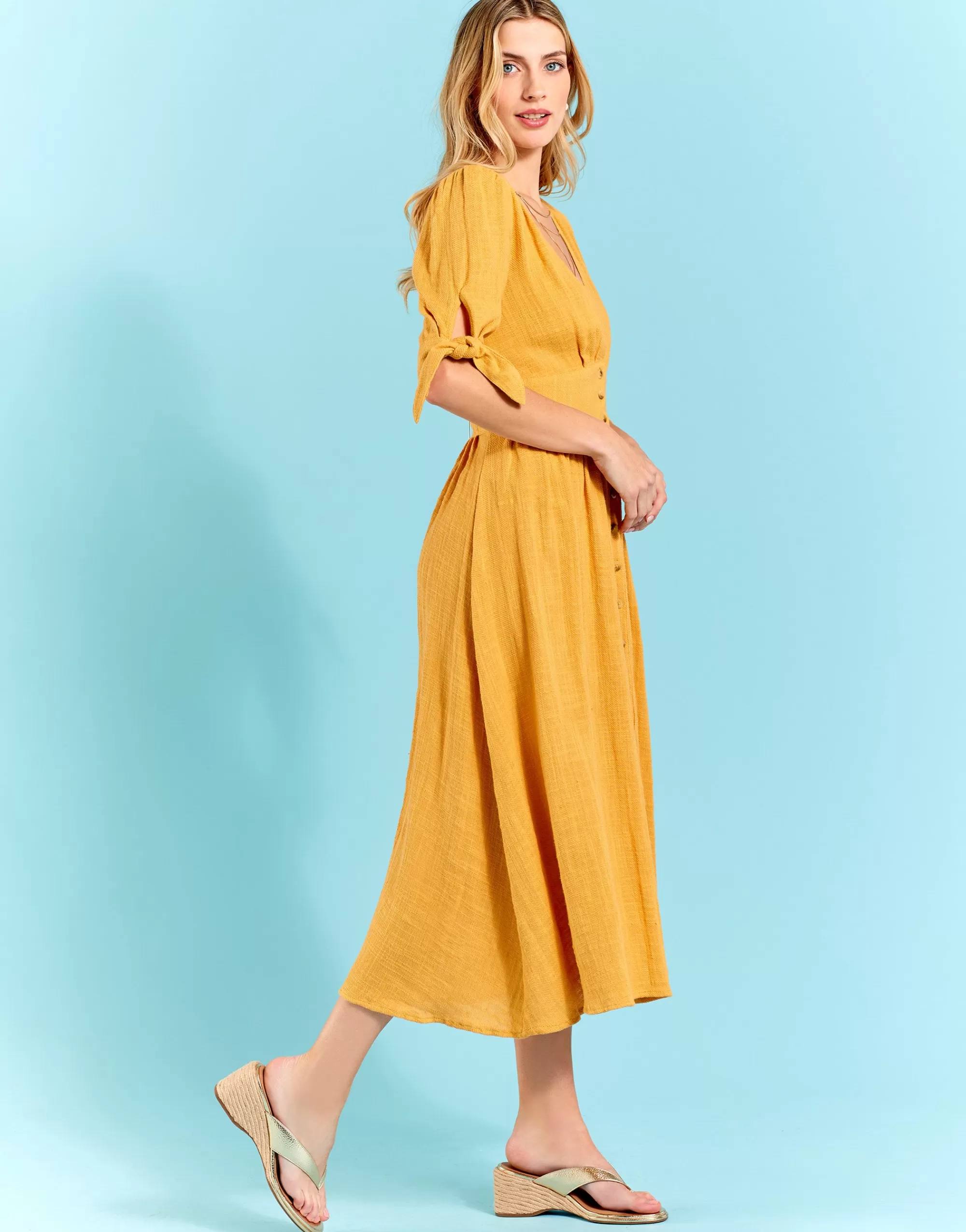 Aerosoles Dress | Wedges*Comfortable Women's Wedge Thong Sandal in Soft Gold Faux Leather